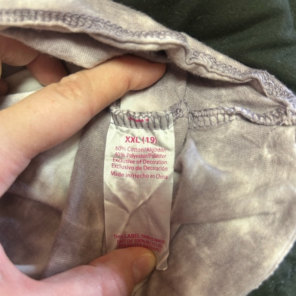 No Boundaries Tie-Dye Free Spirit Tee - Gray and Multicolor - Picture 4 of 4